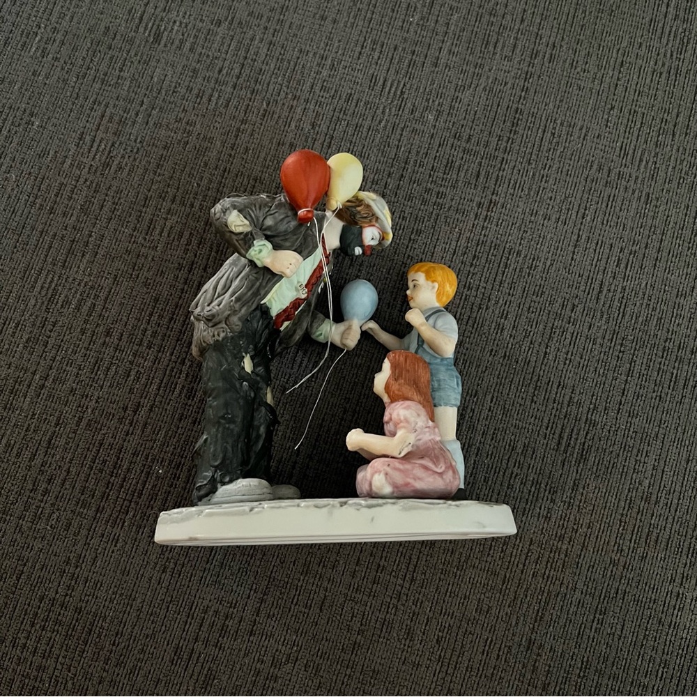 Emmett Kelly Jr. "Making New Friends" Flambro Figurine